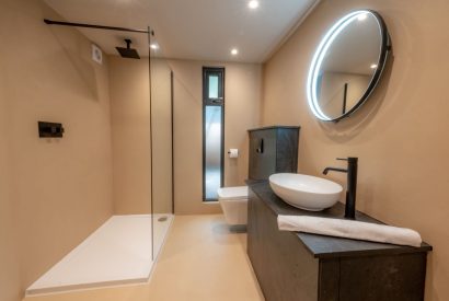 A shower room at Crescent House, Lake District