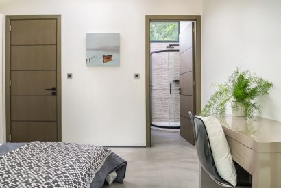 A king sized bedroom at The Bridge House, Hampshire