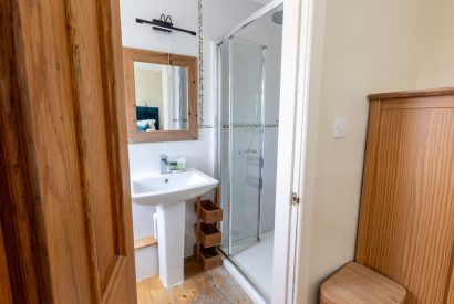 En-suite bathroom at Sunset Sands, Cornwall