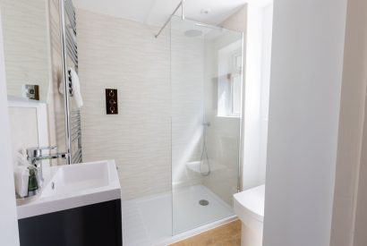 A bathroom at Sunset Sands, Cornwall