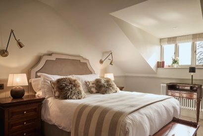 A king sized bedroom at Ty Culfor, Anglesey