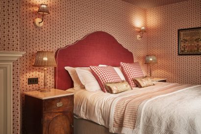 A king sized bedroom at Ty Culfor, Anglesey