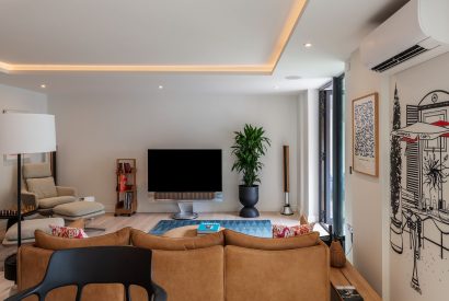 The lounge at Ocean Eyes, Devon