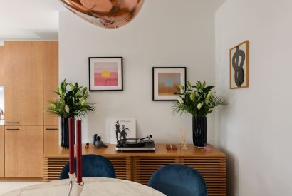 The living room at Ocean Eyes, Devon