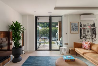 The lounge at Ocean Eyes, Devon