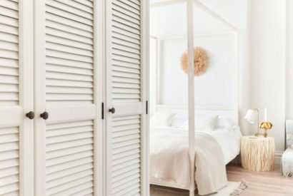 A king size bedroom at Driftwood House, Dorset