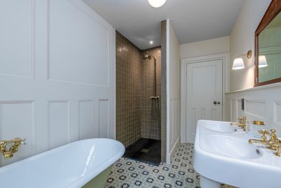 A bathroom at Plas Glan Menai, Anglesey