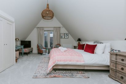 A super-king size bedroom at Havenwood, Oxfordshire
