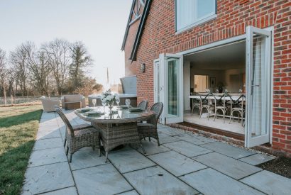 Outdoor dining at Havenwood, Oxfordshire