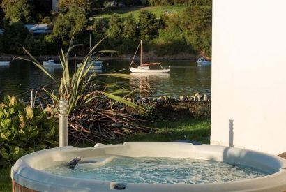 The hot tub at Sea Island, Cornwall