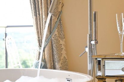 The free standing bath tub at Horseshoe House, Peak District