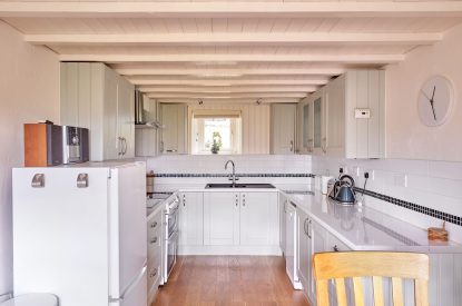 Orchard Cottage - Luxury Cottages Wales - kitchen