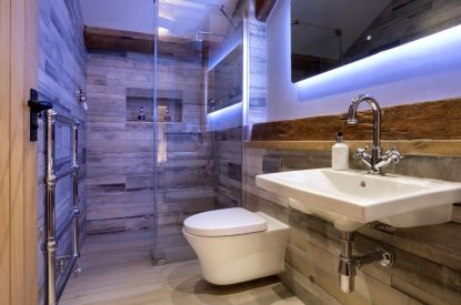 A bathroom at The Old Grain Store, Lake District