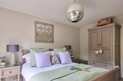 A bedroom at Bay Tree Cottage, Cotswolds