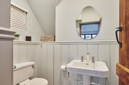The bathroom at Ember Cottage, Cotswolds