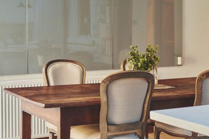 The dining table at Ember Cottage, Cotswolds