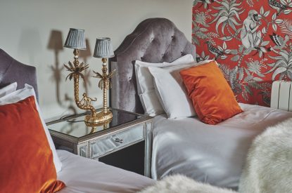 Twin bedroom at Horseshoe House, Peak District