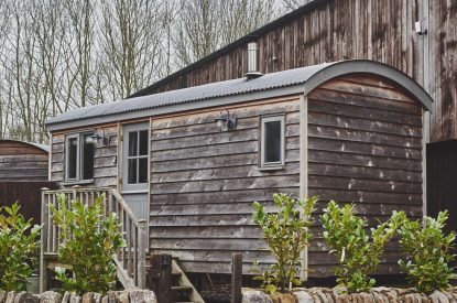 The exterior of Falcon's Hut, Peak District