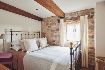 A double bedroom at Woodpecker Loft, Peak District