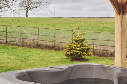 The hot tub at Kingfisher Cottage, Welsh Borders