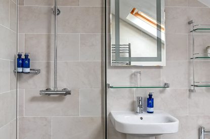 A bathroom at Plas Efailnewydd, Llyn Peninsula