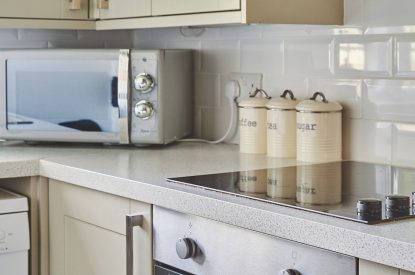 kichen2 - Lakeside Cottage - Cheshire cottages