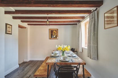 table - Redwood Cottage - Cheshire cottages