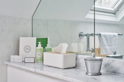 A bathroom at Wordsworth Cottage, Cotswolds