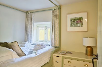 A bedroom at Dart Cottage, Devon