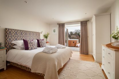 A bedroom at Serenity Retreat, Devon
