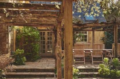 The outdoor patio area at Tennyson House, Cotswolds