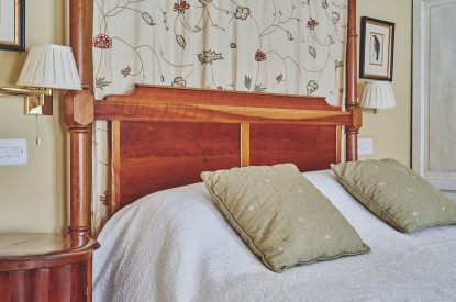 A double bedroom at Tennyson House, Cotswolds