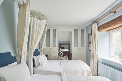 A twin bedroom at Blake Cottage, Cotswolds