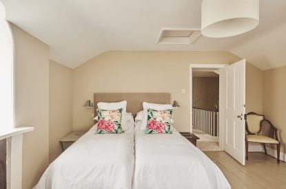 A bedroom at Coastal Manor Retreat, Hampshire
