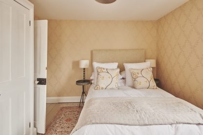 A bedroom at Coastal Manor Retreat, Hampshire