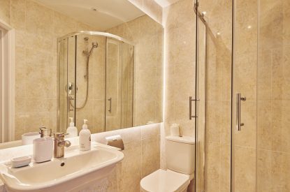 A bathroom at Coastal Manor Retreat, Hampshire