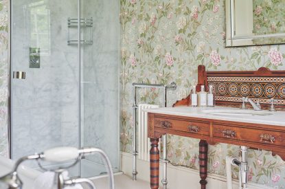 A bathroom at North Wessex Manor, Oxfordshire