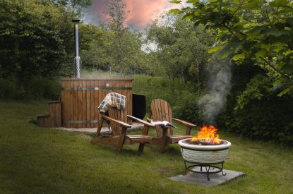 The hot tub at Hooting Owl Retreat, Somerset