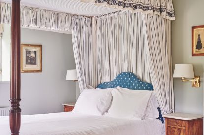 A bedroom at Barrett-Browning Cottage, Cotswolds