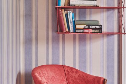 A twin bedroom at Chaucer Cottage, Cotswolds