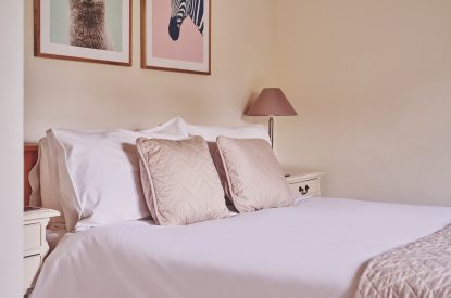 A bedroom at Apple Tree Cottage, Cotswolds