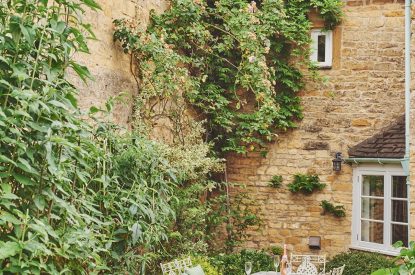 The outdoor dining table at Church View Cottage, Cotswolds