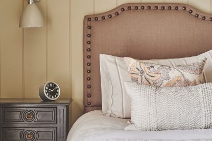 A twin bedroom at Harold House, Isle of Wight