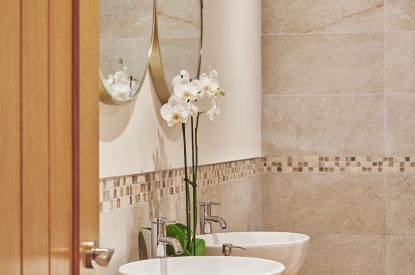 A bathroom at Upper Tumble Cottage, Shropshire Hills