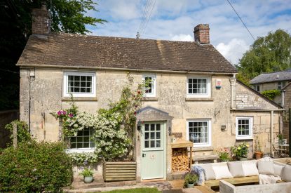 exterior - Wellie Boot Cottage, cotswold cottages