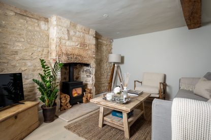 lounge - Wellie Boot Cottage, cotswold cottages