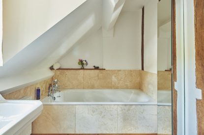 A bathroom at Ridge Farmhouse, Herefordshire