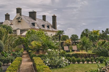 The shared garden with sun loungers at Bamboo Cottage, Vale of Glamorgan