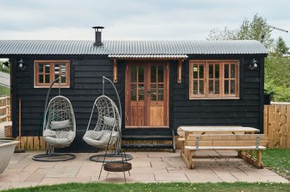 The exterior of the shepherd's hut at The Hangout Hut, Worcestershire 
