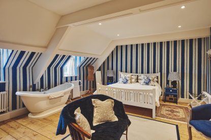 A bedroom at Queen Anne Estate, Vale of Glamorgan